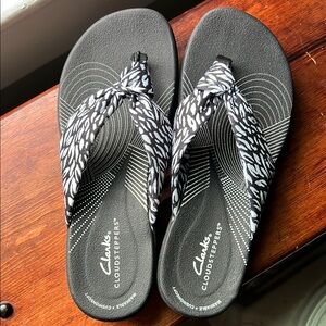 Clarks Black and White Sandals with Stylish Design